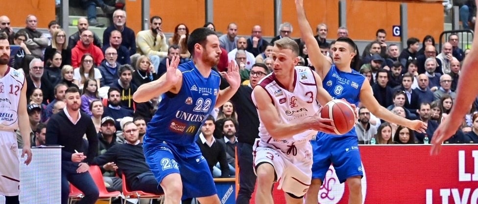 basket,-il-superderby-di-livorno:-ecco-i-nostri-video-di libertas-pielle-72-56